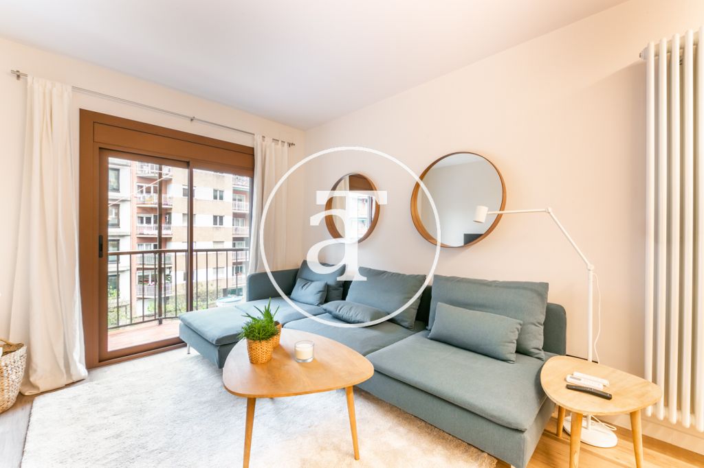 Monthly rental apartment with 3 double rooms close to Camp Nou
