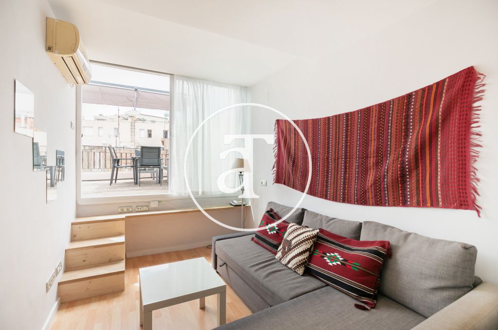 Monthly rental studio with private terrace in Ciutat Vella 2