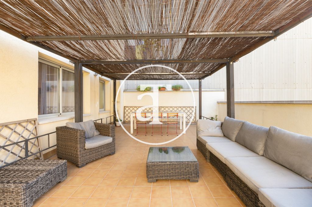 Monthly apartment with 2 bedrooms, and terrace next to Parc Güell 1