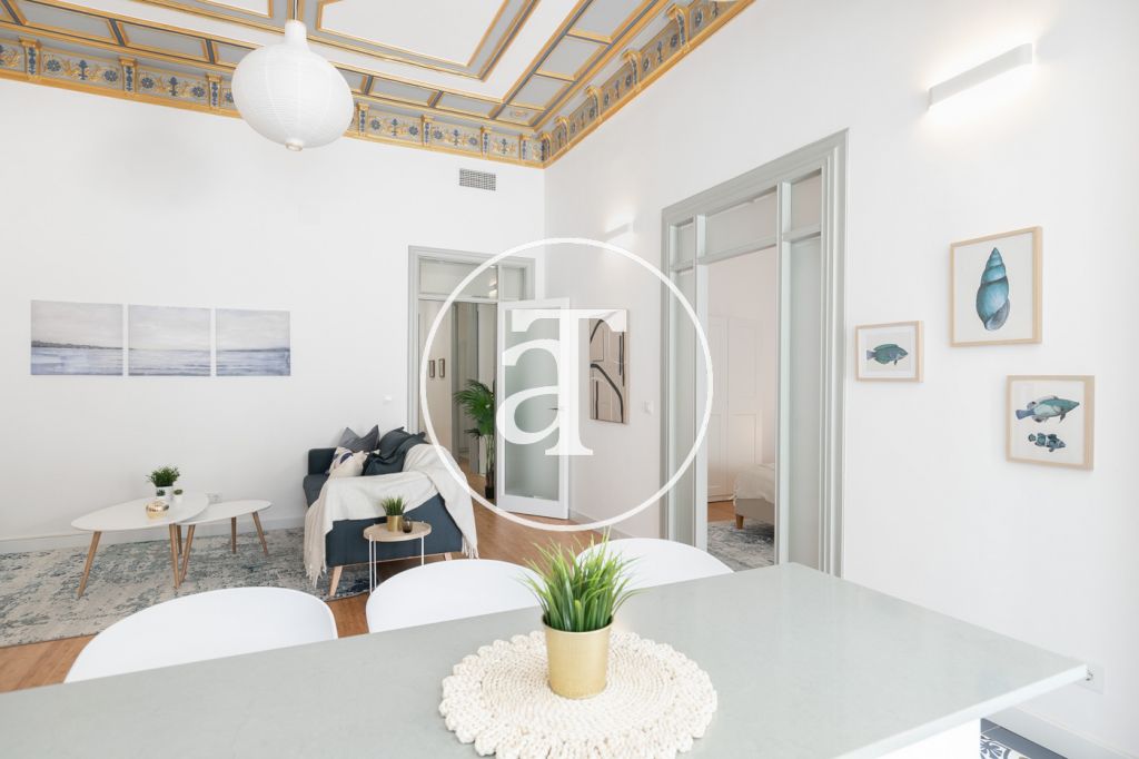 Monthly rental apartment with 3 bedrooms and terrace close to Plaza Catalunya 2