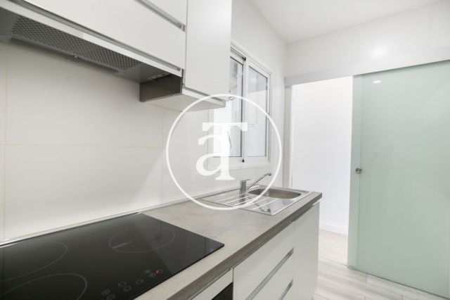 Monthly rental apartment with 3-bedrooms in L'Hospitalet de Llobregat 10