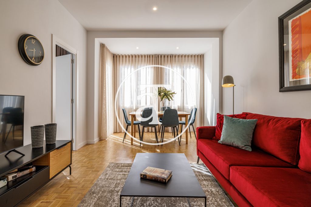 Monthly rental of 3 bedroom apartment in Eixample Dreta 2