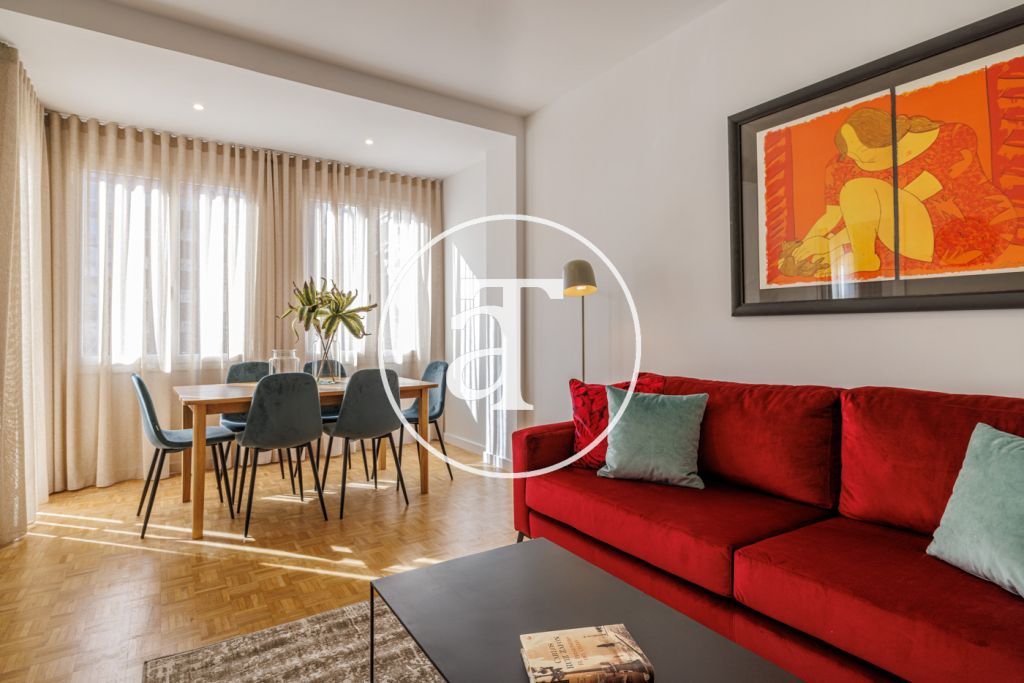 Monthly rental of 3 bedroom apartment in Eixample Dreta 1