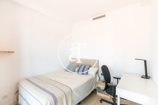 Monthly rental penthouse with 2 bedroom and terrace in Gracia 32
