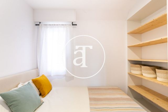 Monthly rental penthouse with 2 bedroom and terrace in Gracia 39