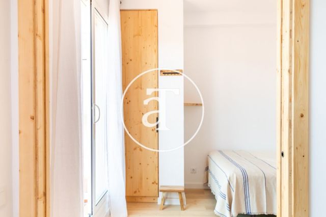 Monthly rental penthouse with 2 bedroom and terrace in Gracia 36