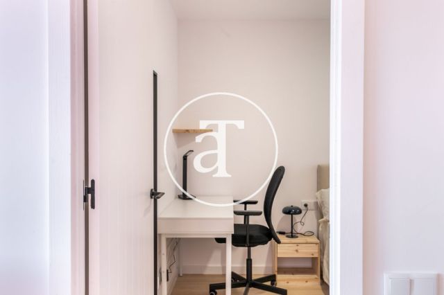 Monthly rental penthouse with 2 bedroom and terrace in Gracia 37