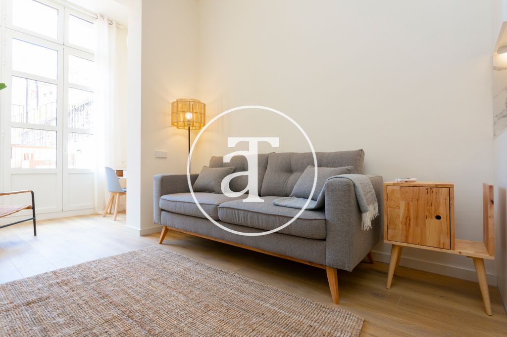 Monthly rental apartment with 1 bedroom and terrace in Eixample Dreta 1