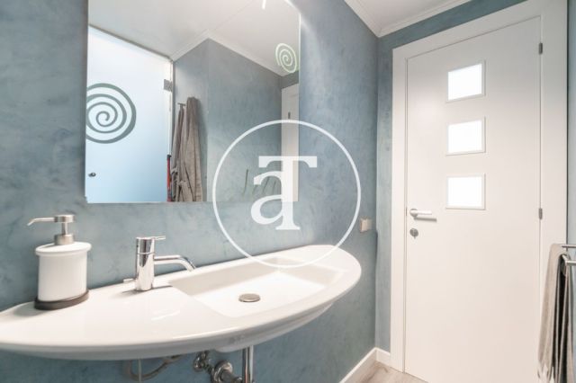 Designer furnished apartment steps from Plaza Catalunya 30