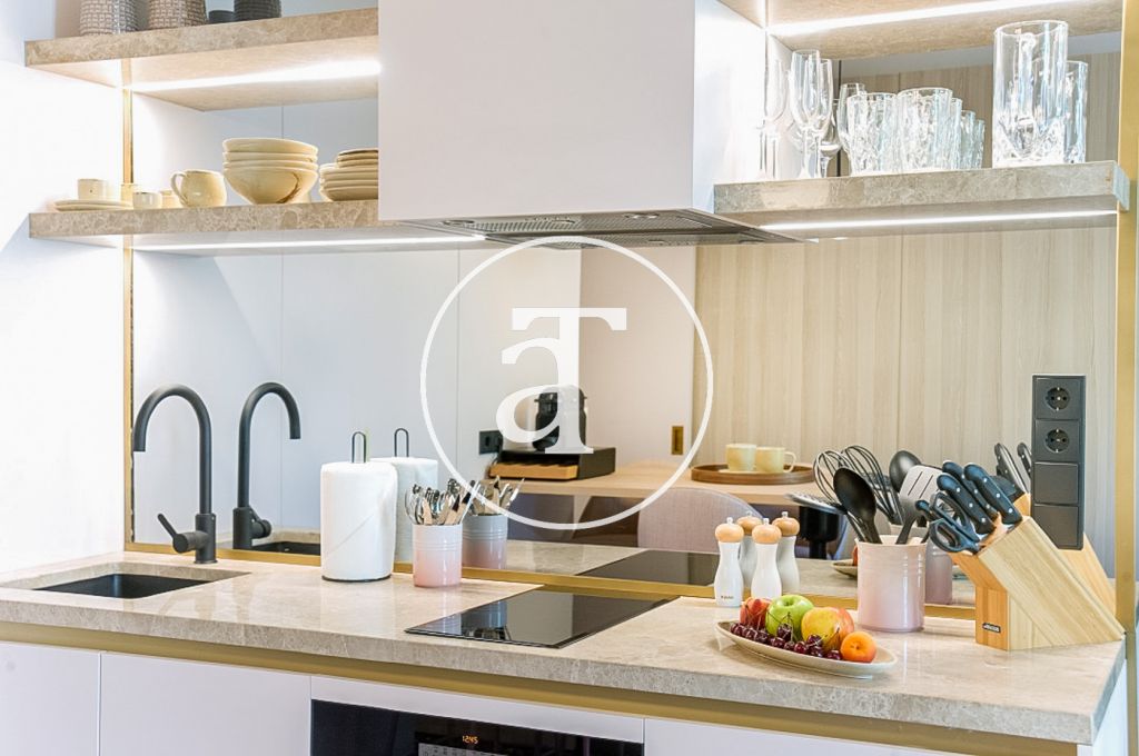 Piso de obra nueva, de alquiler temporal con 2 habitaciones en privilegiada zona de Barcelona 4