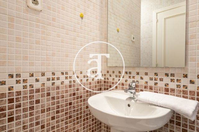 Monthly rental apartment steps away from Paseo Sant Joan 21