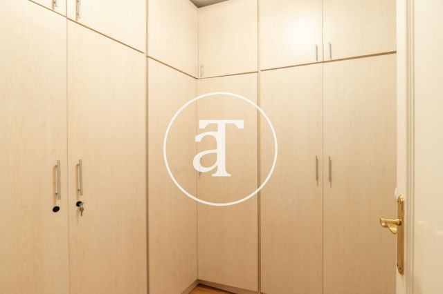 Monthly rental apartment steps away from Paseo Sant Joan 19