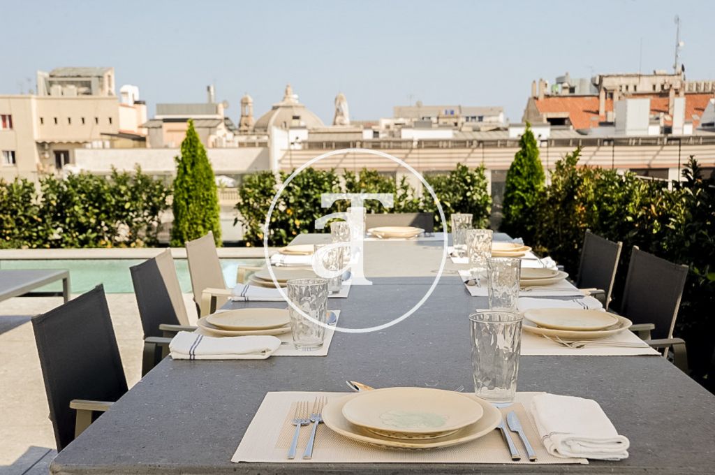 Piso de estreno de alquiler temporal de 1 habitación y terraza en Eixample Dreta 16