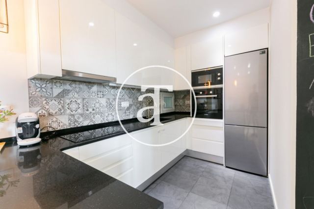 Monthly rental apartment with 2 bedrooms and terrace in Les Corts 14