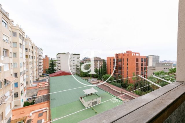 Monthly rental apartment with 2 bedrooms and terrace in Les Corts 11