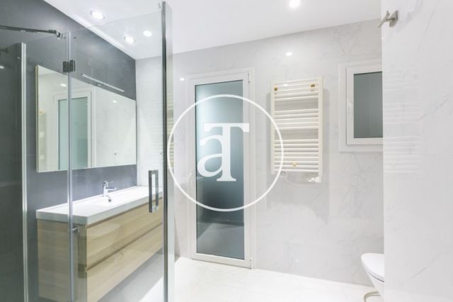 Monthly rental apartment with 2 bedrooms and terrace in Les Corts 28
