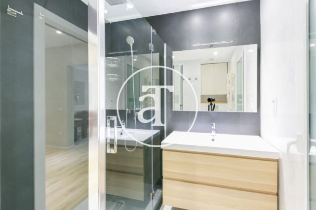 Monthly rental apartment with 2 bedrooms and terrace in Les Corts 29