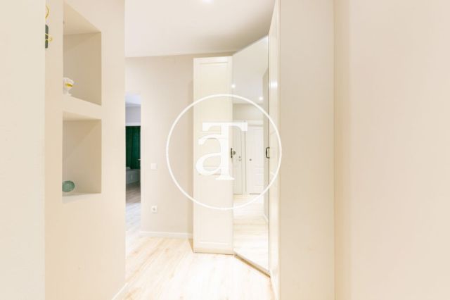 Monthly rental apartment with 2 bedrooms and terrace in Les Corts 34