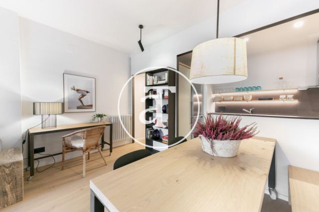 Location temporaire d'un appartement avec 3 chambres doubles à Eixample Dreta 10