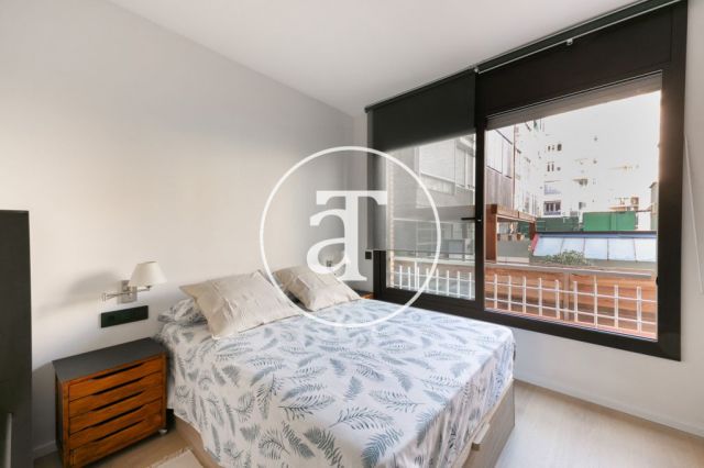 Location temporaire d'un appartement avec 3 chambres doubles à Eixample Dreta 18