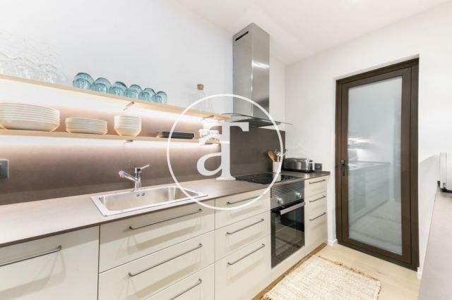 Location temporaire d'un appartement avec 3 chambres doubles à Eixample Dreta 12