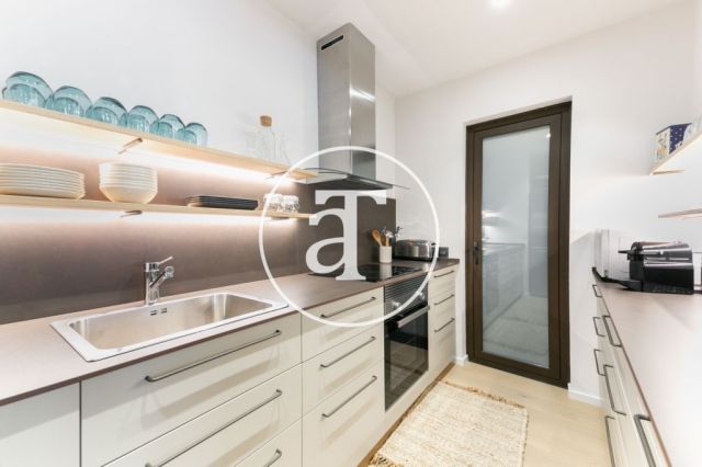 Location temporaire d'un appartement avec 3 chambres doubles à Eixample Dreta 13
