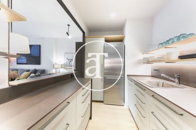 Location temporaire d'un appartement avec 3 chambres doubles à Eixample Dreta 15