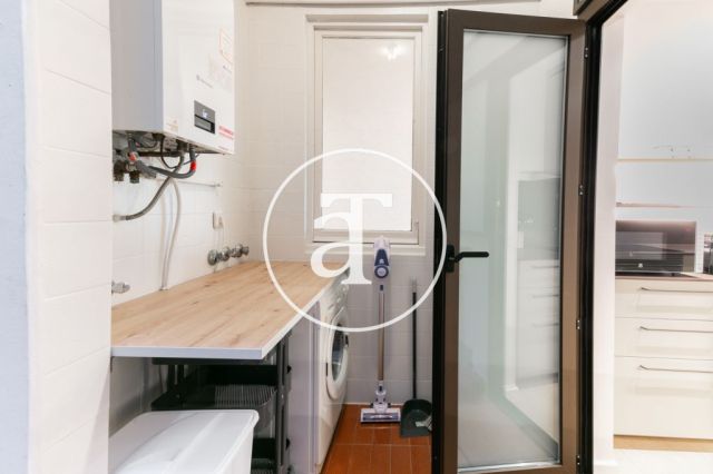 Location temporaire d'un appartement avec 3 chambres doubles à Eixample Dreta 17