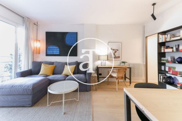 Location temporaire d'un appartement avec 3 chambres doubles à Eixample Dreta 11
