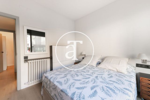 Location temporaire d'un appartement avec 3 chambres doubles à Eixample Dreta 19