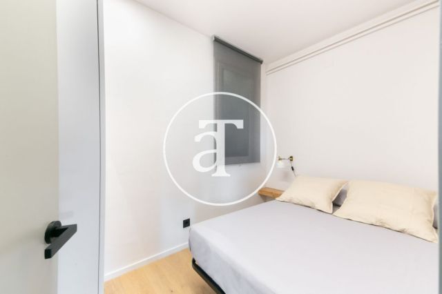 Location temporaire d'un appartement avec 3 chambres doubles à Eixample Dreta 22