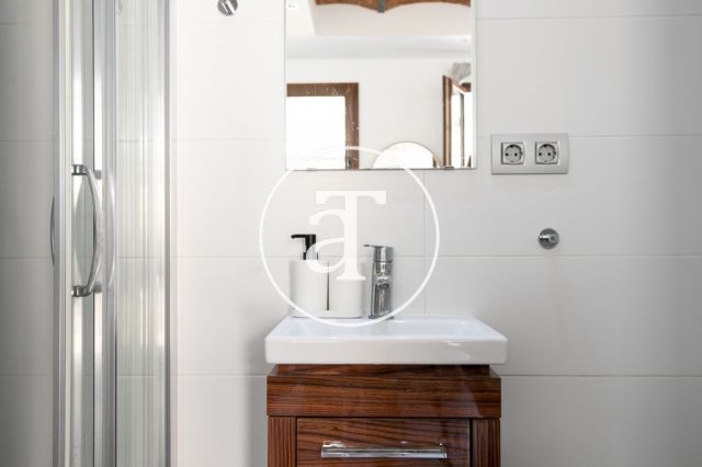 Monthly rental apartment with one bedroom and terrace in La Barceloneta 21