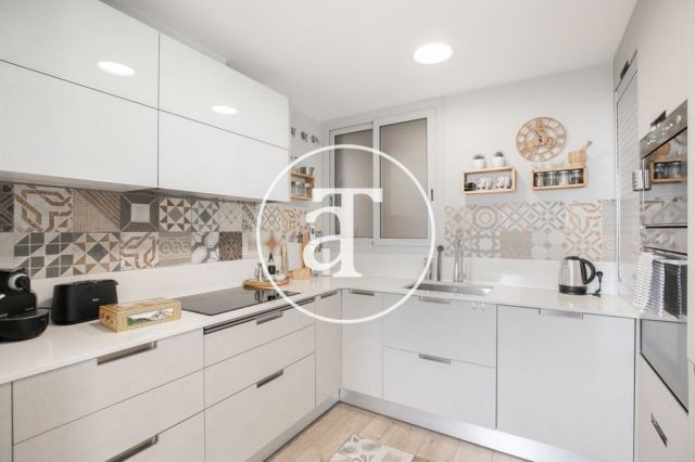Appartement  de 3 chambres à louer temporairement avec 2 terrasses à El Clot 15