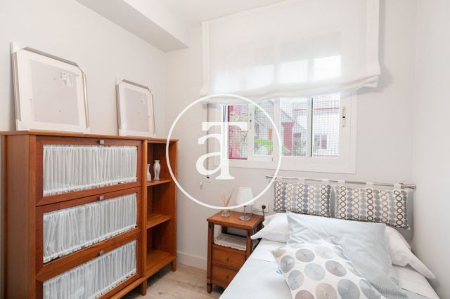 Appartement  de 3 chambres à louer temporairement avec 2 terrasses à El Clot 23