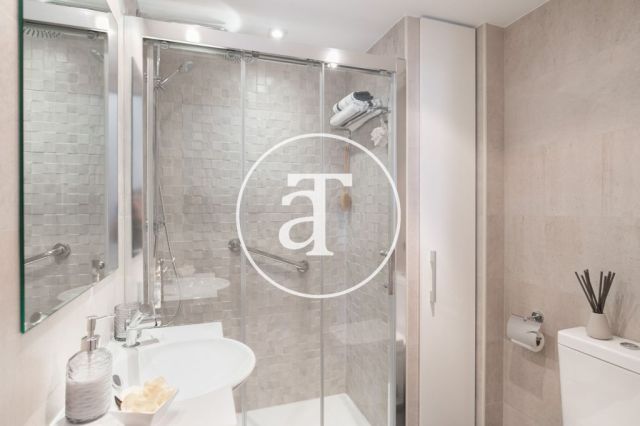 Appartement  de 3 chambres à louer temporairement avec 2 terrasses à El Clot 44