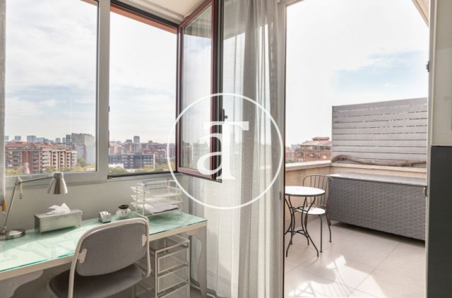 Appartement  de 3 chambres à louer temporairement avec 2 terrasses à El Clot 34