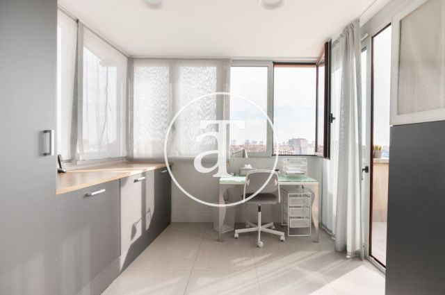 Appartement  de 3 chambres à louer temporairement avec 2 terrasses à El Clot 35