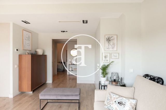 Appartement  de 3 chambres à louer temporairement avec 2 terrasses à El Clot 8