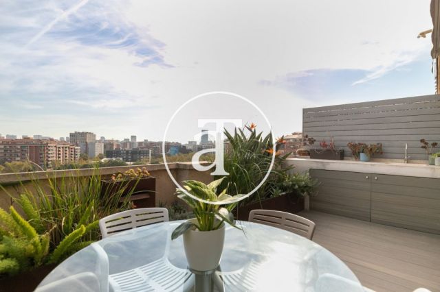 Appartement  de 3 chambres à louer temporairement avec 2 terrasses à El Clot 17