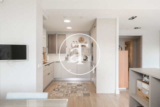 Appartement  de 3 chambres à louer temporairement avec 2 terrasses à El Clot 13