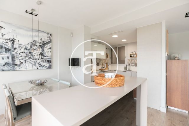 Appartement  de 3 chambres à louer temporairement avec 2 terrasses à El Clot 11