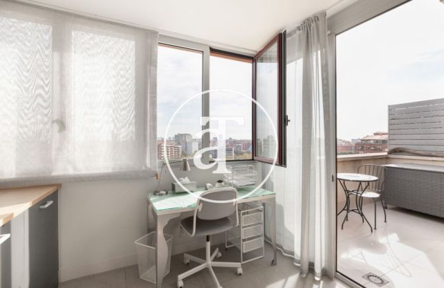 Appartement  de 3 chambres à louer temporairement avec 2 terrasses à El Clot 36