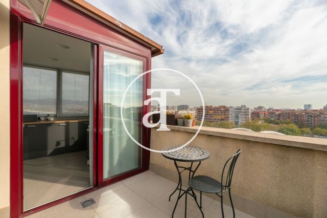 Appartement  de 3 chambres à louer temporairement avec 2 terrasses à El Clot 39