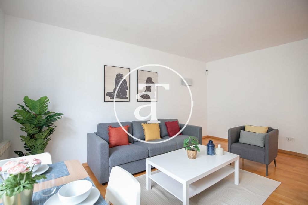 Spacious and comfortable 3-bedroom apartment in the heart of Gracia neighborhood 2