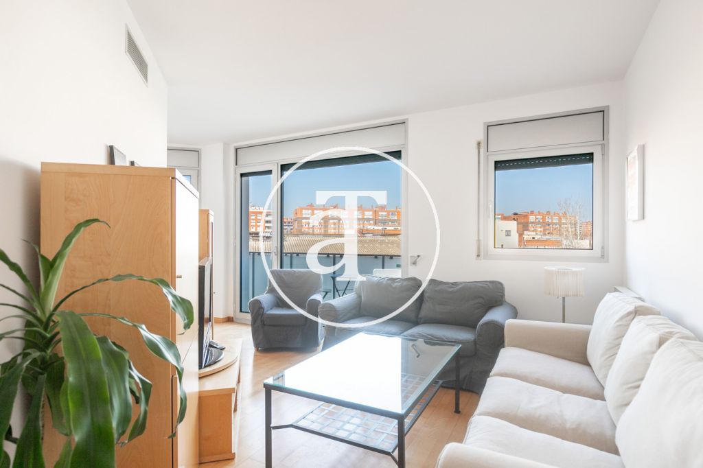 Spacious apartment with terrace, steps away from Diagonal Avenue 2