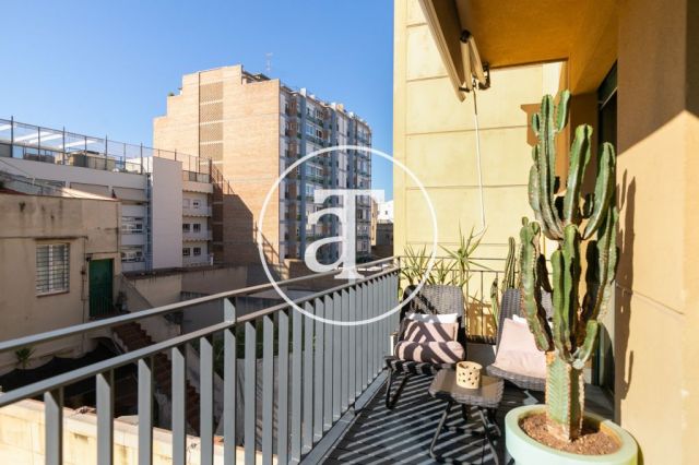 Monthly rental apartment with 3 bedroom and terrace close to Sant Antoni market 12