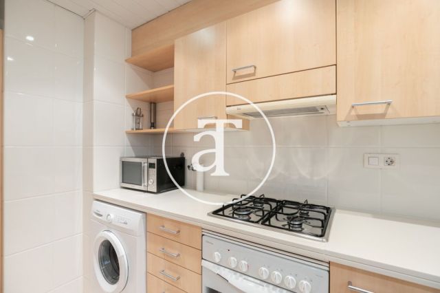 Monthly rental apartment with 3 bedroom and terrace close to Sant Antoni market 21