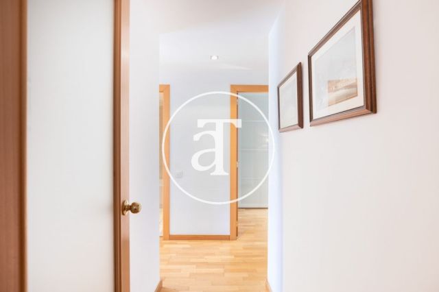 Monthly rental apartment with 3 bedroom and terrace close to Sant Antoni market 30