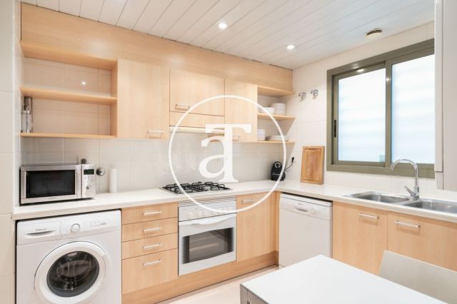 Monthly rental apartment with 3 bedroom and terrace close to Sant Antoni market 17