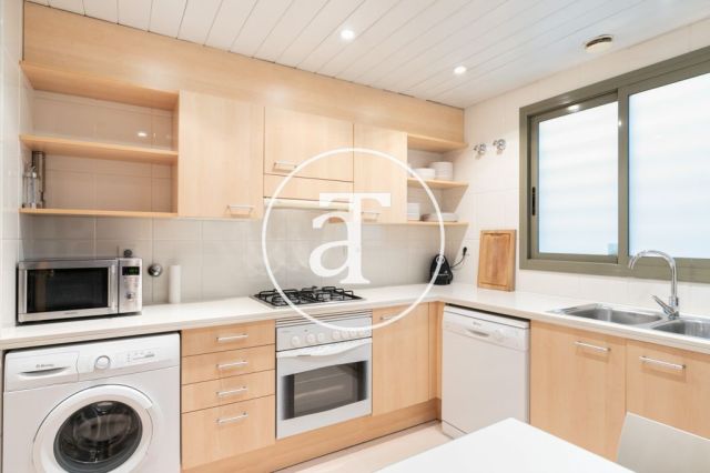 Monthly rental apartment with 3 bedroom and terrace close to Sant Antoni market 22